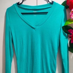Dots Women's Long Sleeve V-Neck Size Large